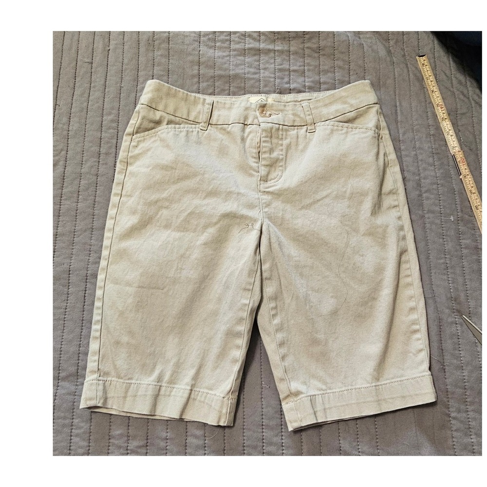 St Johns Bay Womens Bermuda Shorts Khaki Tan Cotton Stretch Size 4 Casual Chino